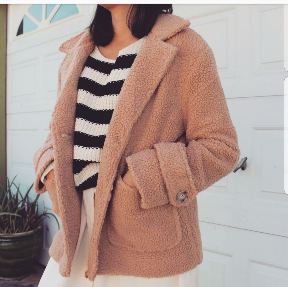 🆕️//Fall Favorite Collection// Teddy Jacket - Picture 2 of 9